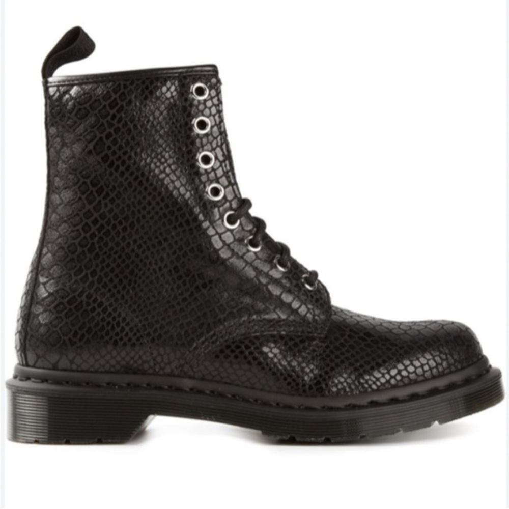 Dr. Marten 1460 pascal snakeskin embossed leather boots Black size 7